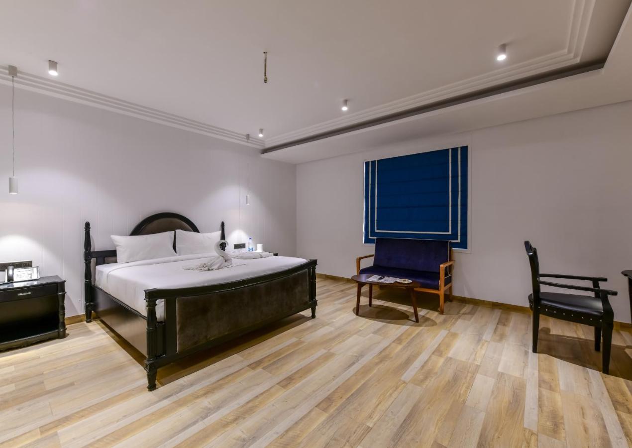 The Downton Hotel Raipur  Bagian luar foto